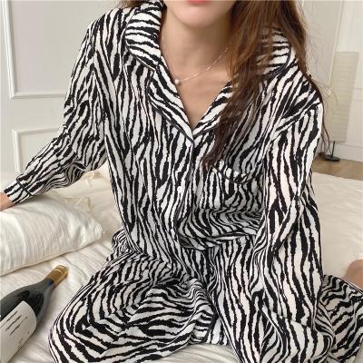 China Spring and Autumn Section Lovely QUICK DRY Student Girl's Pajamas Autumn Pants Cardigan Home Wear Set for sale