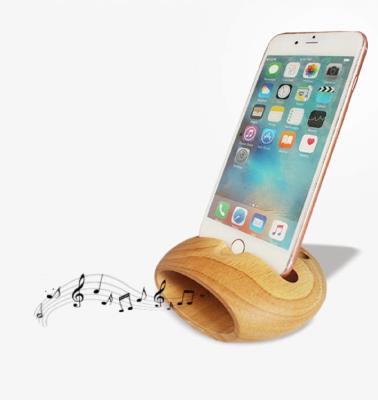 China Custom Nature Bamboo Wooden Round Stand Cell Phone Stand Sound Desktop Amplifier for sale