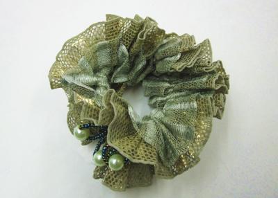 China Tenedor elástico del pelo de Scrunchies del pelo neto verdoso elegante del paño con las gotas en venta