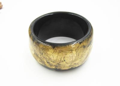 China Cabeza redonda negra de la moda de la pulsera del brazalete de la resina de la hoja de oro - hecha en venta