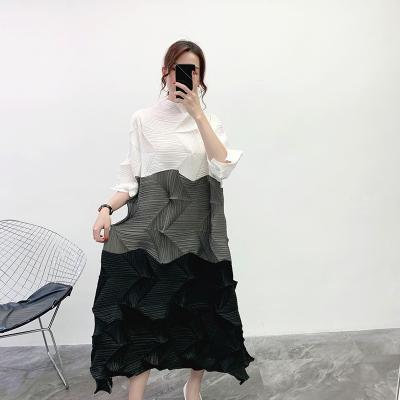 China Viable Casual Loose Color Irregular Pleated Ladies Dress Fashion Plus Size Stand Collar Pleats Satisfy Women Dress for sale