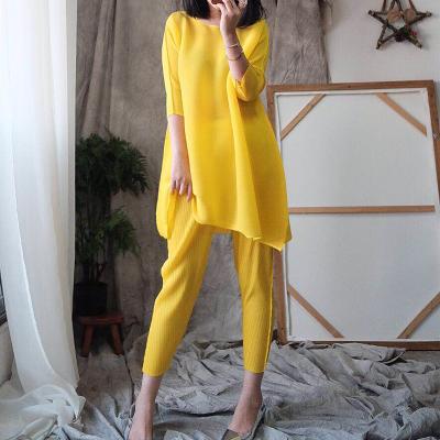 China 2021 Latest Design Breathable Plain Woman's Clothing Women's Fall Long Sleeve Outfits Asymmetrical Top And Pant Set for sale