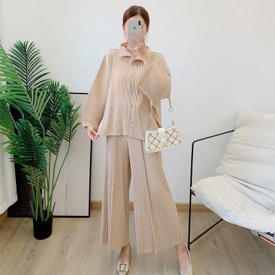 China 2023 Autumn Fashion Breathable Design Cardigan Top Wide-Leg Pants Pleated Loose Pleated Two-piece Set Women Suit for sale