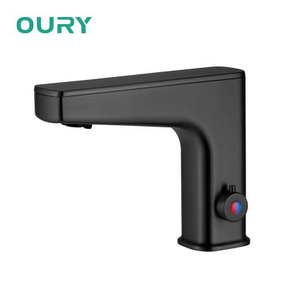 China 2022 New Arrival Sense Faucets Modern Matt Black Single Hole Faucet Touchless Water Faucet For Commercial Use for sale