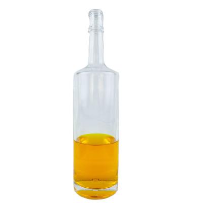 China Good Quality Beverage Custom Liquor Bottle 800G 1000Ml Glass Empty Vodka Bottles for sale