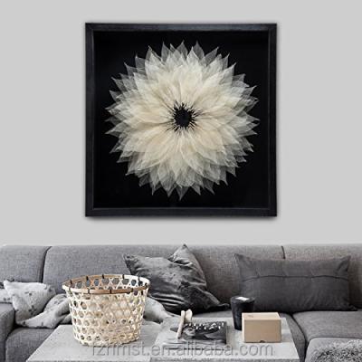 China Modern Modern Framed Linden Leaves Wall Art Painting for Hotel Decoration for sale