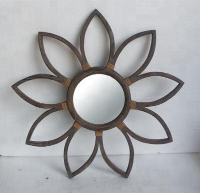 China Amazon Latest Decorative Ethnic Led Decorative Mirror Flower Shape Wall Mirror Designs zu verkaufen