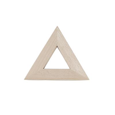 China Sustainable Promotion Triangle Shape Beech Wood Kitchen Insulation Tripod For Dishes Hot Pots for sale