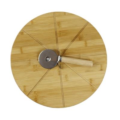 China Sustainable 6 Natural Bamboo Grooves Round Pizza Cutting Serving Board With Pizza Wheel for sale