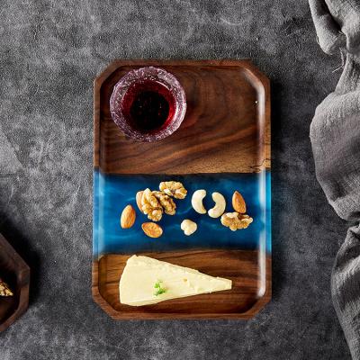 China Sustainable Hot Selling Handmade Decorative Black Walnut Wood and Resin Coffee Snack Serving Tray for Hotel Restaurant for sale