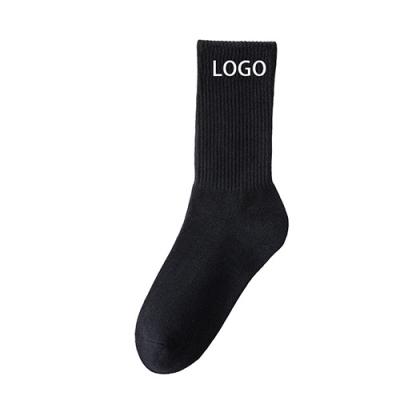 China Sustainable Wholesale High Quality Custom Logo Outdoor Sport White Socks Men Black Letter Running Custom Basketball Socks for sale