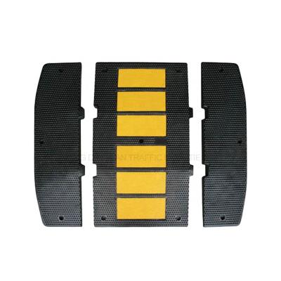 China Heavy Duty Exported To Belgium Canada DINGWANG High Quality Rubber Speed ​​Bump Road Bump for sale