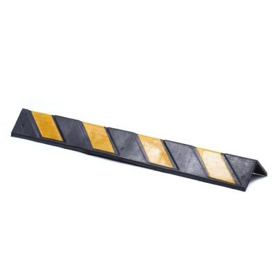 China Traditional Durable Height 800mm Right Angle Rubber Wall Corner Guard For Building for sale