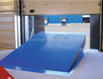 China Loading And Unloading 10 Ton Stationary Container Dock Yard Ramp Landing Leveler for sale