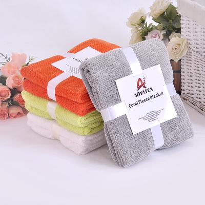 China Hot Selling Anti-pilling Solid Color Classic Design 100% Polyester Flannel Coral Fleece Blanket for sale