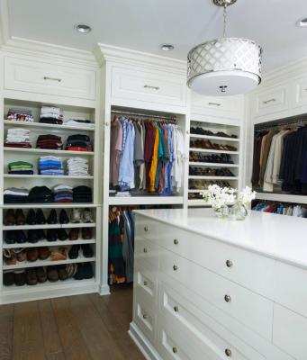 China Contemporary Boutique Dressing Walk In Closet With Low Price Of Porcelain for sale