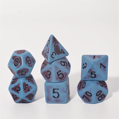 China Antiques 2022 standard size promotional antique dice set for dungeons and dragons for sale