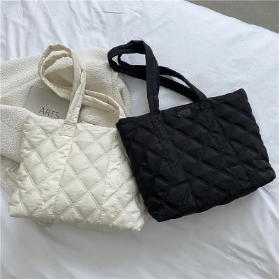 China Women Tote Bag Custom Winter Quilted Tote Handbag New Arrival Quilted Durable for sale