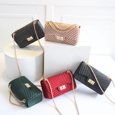 China 2021 PVC Newcomers Ladies Purses Chain Matt Frosted Lock Jelly Handbags PVC Handbag for sale