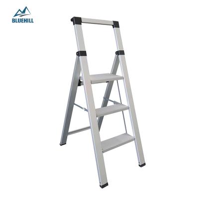 China Folding ladders Anti-pinching patent safety aluminum folding ladder with en131 for home use for sale