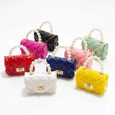 China Lightweight Jelly Handbag For Womens Diamond Check Chain Shoulder Bag Portable Diagonal Mini Waterproof Womens Colorful Bag Pearl Bag for sale