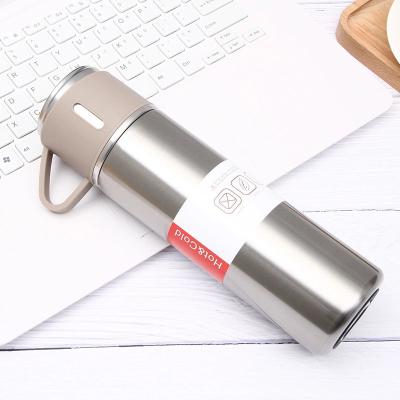 China 2021 PORTABLE Lightweight Speaker Cup Cooler Thermal Booster Smart Tritan Water Bottles with Tracker Prints for sale