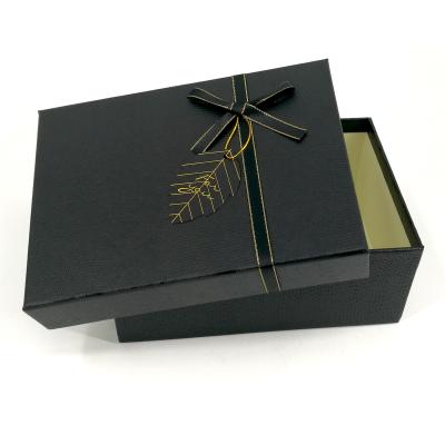 China Recycled Materials Eco Luxury Rigid Cardboard Custom Magnetic Paper Gift Box for sale