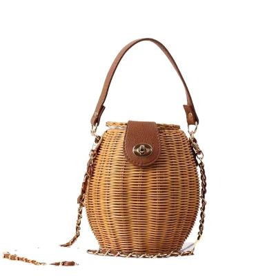 China Ellyson Summer Beach Vacation Rattan Ladies Cross-Body One-Shoulder Barrel Bag for sale