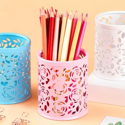 China Eco-friendly Hot Selling Creative Retro Color Cavity Rose Embroidery Revolving Round Pen Holder for sale