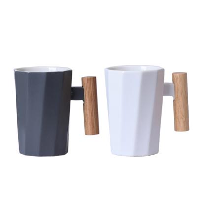 China Sustainable Coffee Tea Cup Set Bamboo Lid Ceramic Mug With Lid And Spoon Wood Handle Ceramic Coffee Mug for sale