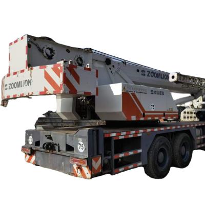 China Top Selling 25 Ton Zoomlion Wheeled Mobile Truck Crane with Max. Lifting Height of 41M for sale