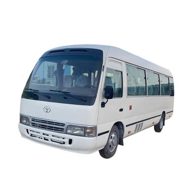 China 30 Sitzplätze Coaster Bus RHD Toyota Bus mit 3,9 ml Hubraum und Euro 3 Emissionsstandard zu verkaufen