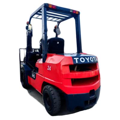 China 3 ton diesel vorklift Gebruikte Toyota-vorklift met goede prijzen en in 8F30-kragtype Te koop