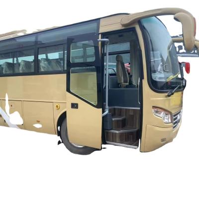 China Autobús de pasajeros de estilo diesel caliente RHD LHD Autobús turístico de lujo con gran stock 50-65 asientos en venta