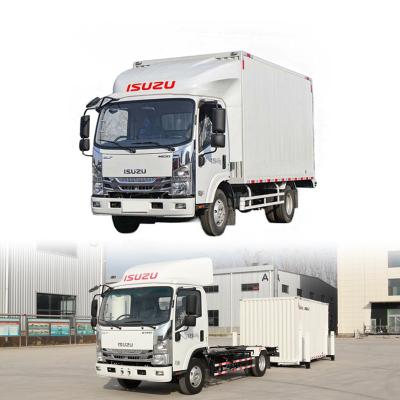 Cina Isuzu Diesel 4*2 Medium Van Cargo Truck With Detachable Body And Hydraulic Outriggers in vendita