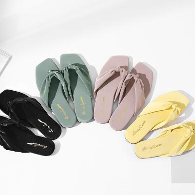 China Fashion Trend New Summer Fashion Cheap Women Flops Flat Outdoor Slippers Flip Flops for sale