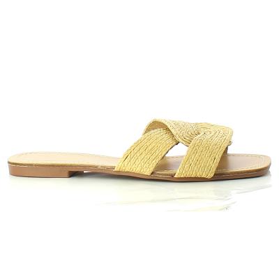 China Fashion trend woman sandals shoes 2020 summer flat slippers square toe and cross straps for sale