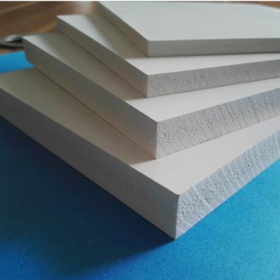 China Solid white pvc forex sheet 1.22*2.44m celuka pvc foam board coextrusion board with gloss surface square for sale