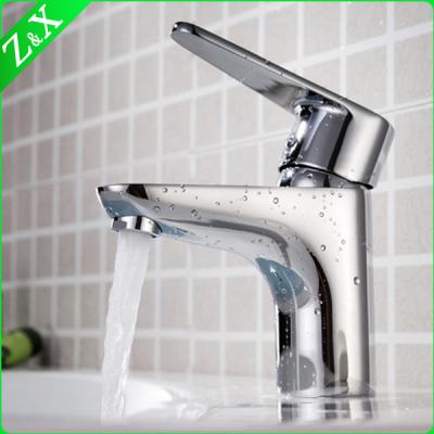 China Thermostatic Faucets Single To Handle Water Basin Mixer Brass White And Chrome for sale