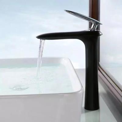 China New Contemporary Hot Basin Faucet, Brass Sink Water Faucet, Faucet Sanitary Ware for sale