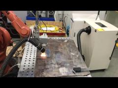 Laser cleaning system fume extractor