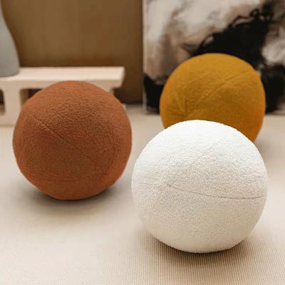 China Bedroom anti-static spherical soft luxury sofa Scandinavian style pillow carving velvet decorative cushions for sale