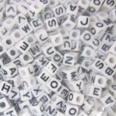 China Acrylic White and Black Cube Alphabet Letter Acrylic Beads for sale