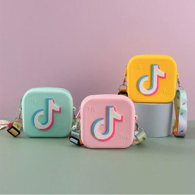 China Others Fashion Kids Silica Gel Bag Mini Coin Purse Baby Tik Tok coin Girls Kids Purses Handbag for sale