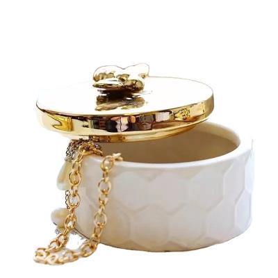 China Home Decoration& Girl Gifts & White Storage Box Girl's Little Girl's Gift Jewelry Packaging Boxes White Stud Earring Ceramic Jewelry Box for sale