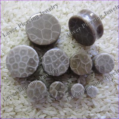 China Wholesale Polish Natural Jewelry From Fossl Coral Stone Ear Plugs Piercing From CLASSIC [SE-S715] Tops for sale