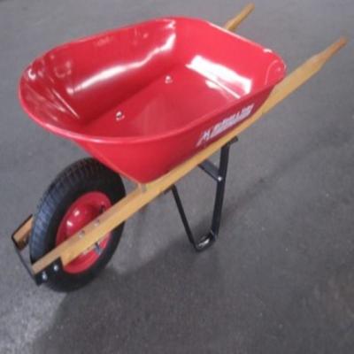 China Wooden Tools Handle Wheel Barrow Metal Tray Garden Wheelbarrow for sale