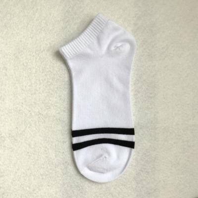 China Men's Sport Socks Fashion Cotton Athletic Mens Socks Striped Solid Color Shorts Socks for sale