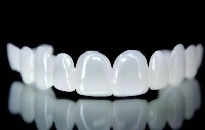 China Dispositivo para el diseño dental de carillas blancas de nieve en venta