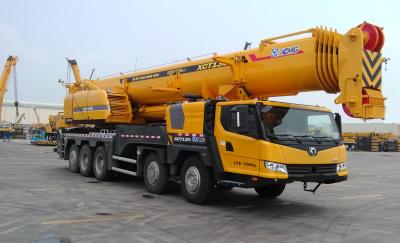 Chine Grue mobile de camion, grue montée grand par camion avec le grand point de départ de couple à vendre